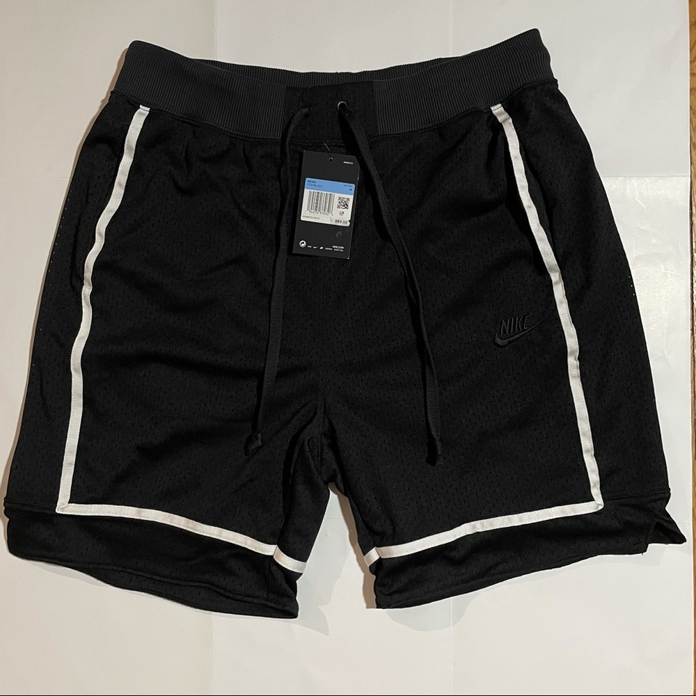 Brand new men’s Nike mesh short